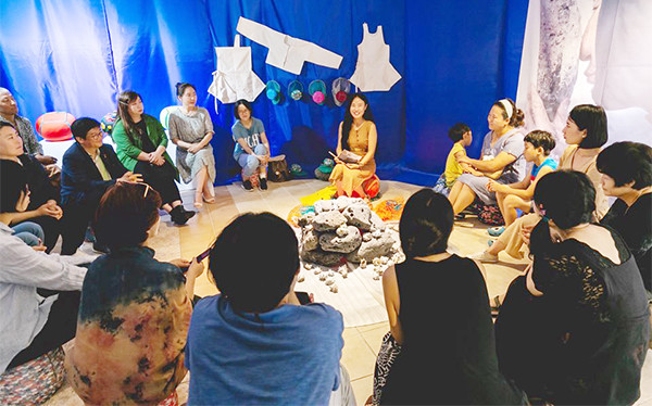 유용예 작가 물벗 전시회 모습.