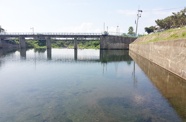제주도 상하수도본부는 지난달 1일부터 강정정수장을 중단하고 18억원을 긴급 투입, 정밀여과기 설치 등 정수장 시설 개선을 진행했다.