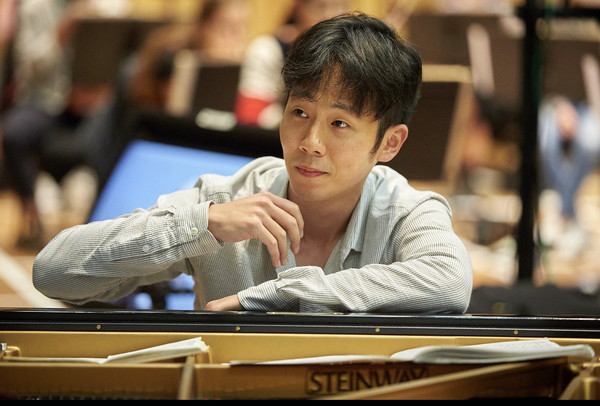 '해녀, 바다의 푸른 빛'을 작곡한 박수홍씨.