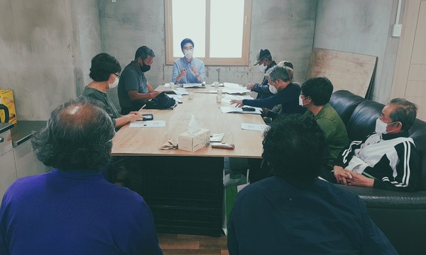 농산물전문생산단지(신촌화훼수출단지) 현장간담회 모습.