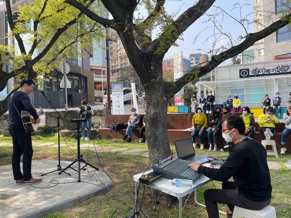 서귀포시 작가의 산책길 공연 모습. 서귀포시 제공