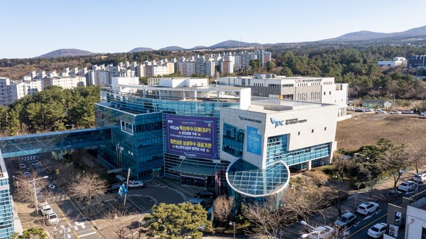 JDC는 지역상생·협력 사업들을 보다 강화해 제주도민과 함께 위기를 극복하기 위한 일자리 창출, 경제적 지원 등 다양한 지역경제 활성화 사업을 추진하고 있다.