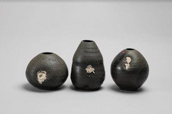 고용석 작가가 빚어낸 옹기 작품들.