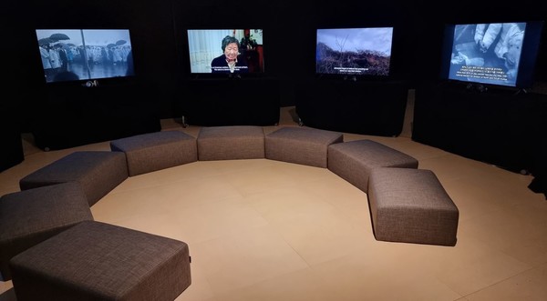 제인 진 카이젠이 4·3을 주제로 만든 미디어 작품 '거듭되는 항거 Reiterations of Dissent (2011)' 영상실 모습.