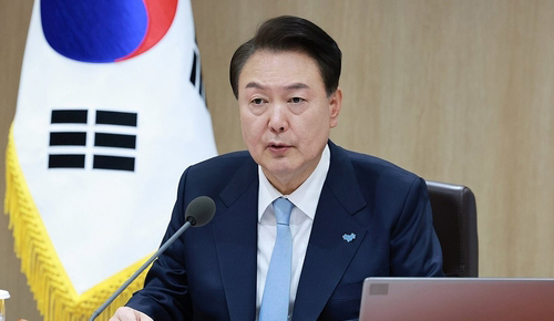 윤석열 대통령이 26일 서울 용산 대통령실 청사에서 열린 국무회의에서 발언하고 있다. 