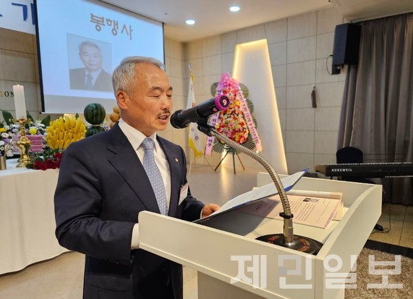 불교신행단체 붇다클럽은 최근 제주시 아젠토피오레컨벤션에서 제6회 세계평화의 발전을 위한 기원법회를 봉행했다.