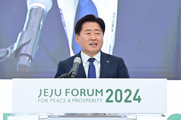 제19회 평화와 번영을 위한 제주포럼이 29일 개막해 3일간 5개 분야에서 다양한 전략을 모색한 후 31일 폐막했다. 