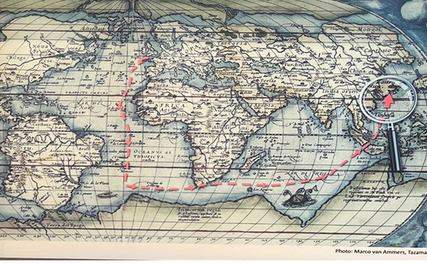 세계지도로 본 한국에서 네덜란드까지의 거리.