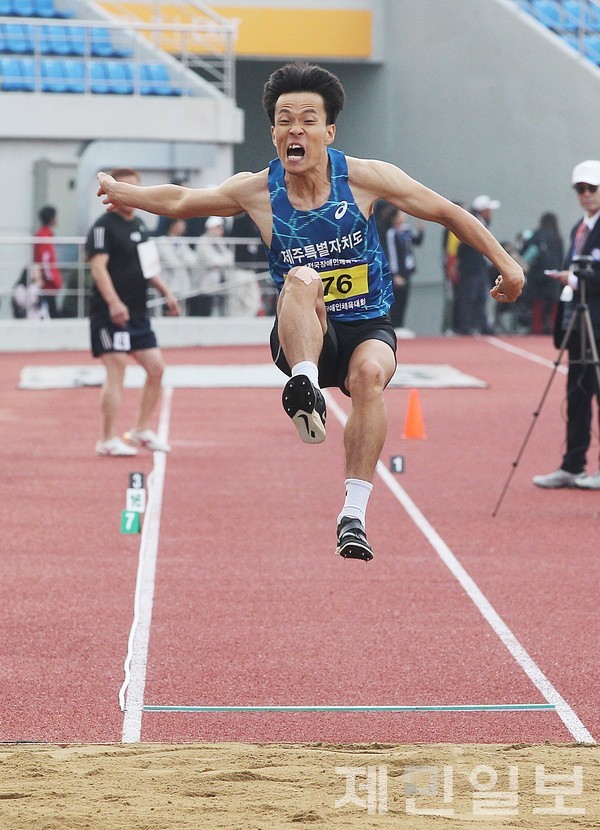 남자 멀리뛰기 금메달리스트 이동규