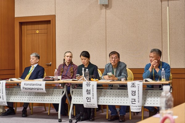 제주연구원과 ㈔제주돌담보전회는 지난 1일 상공회의소에서 '제주돌담 메쌓기의 지식과 기술에 관한 국제학술세미나'를 개최했다.