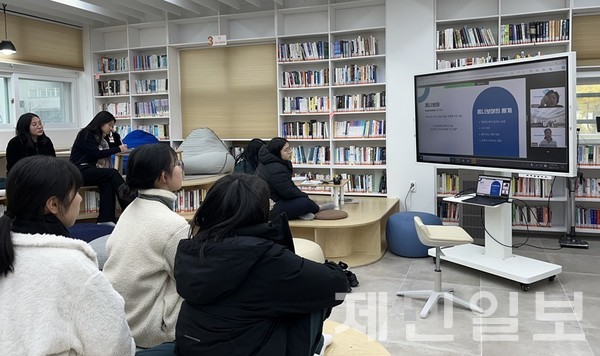 2024 찾아가는 인성아카데미 마지막 강의가 지난달 29일 제주중앙여고 학생들을 대상으로 열렸다.
