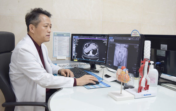 외상심장혈관흉부외과 조현민 과장은  연세대학교 의과대학 학사, 서울대학교 의학대학원 석·박사를 수료하고 2019년부터 제주한라병원 외상심장혈관흉부외과 과장으로 근무하고 있다.