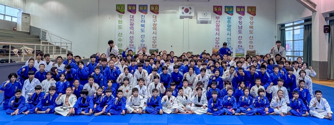 지난달 제주도유도회관에서 동계 합동훈련중인 선수들의 모습. 제주도유도회 제공