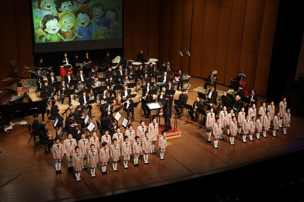 표선윈드오케스트라는 오는 22일 제주아트센터에서 창단 10주년을 기념하는 '제10회 정기연주회'를 개최한다.