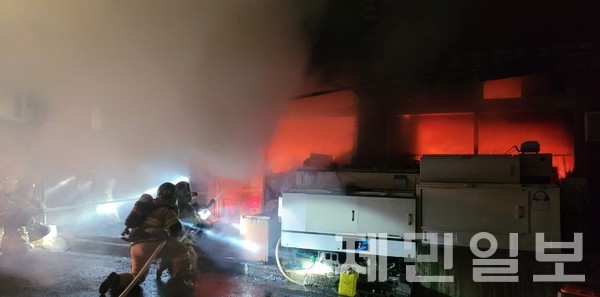 제주에서 전동릴 배터리 과충전에 의한 것으로 추정되는 화재가 발생했다.(사진=제주소방안전본부)