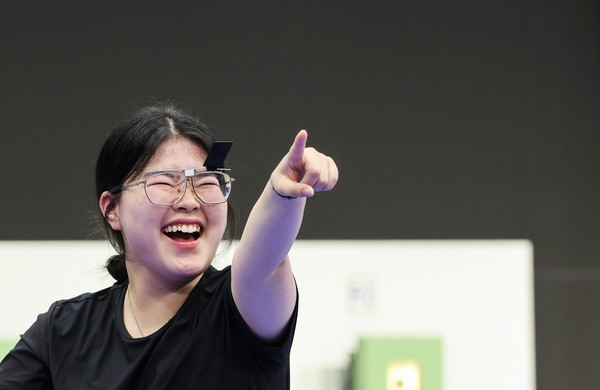 지난 2024년 프랑스 샤토루 슈팅 센터에서 열린 2024 파리올림픽 사격 공기권총 10m 여자 결선에서 우승한 오예진이 환호하고 있다. (사진=연합뉴스)