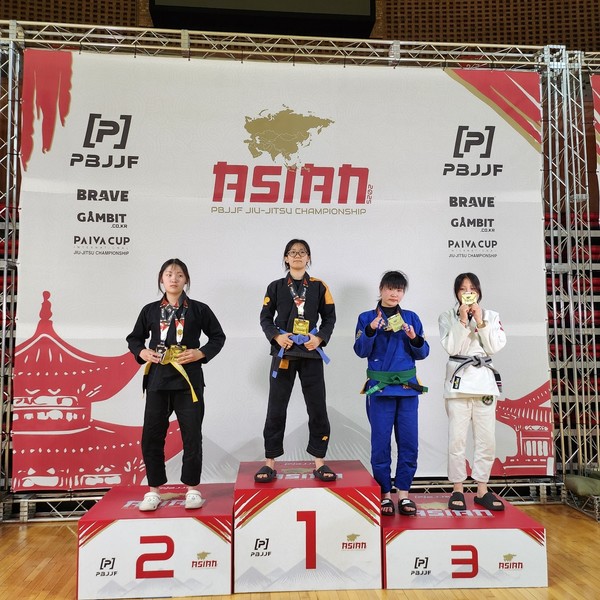 여성 블루벨트 고등부 -48kg급에서 우승한 이다엘.