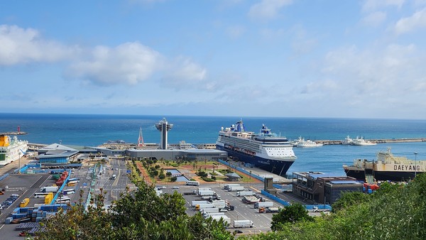 10일 제주시 제주항에 정박한 '셀러브리티 밀레니엄'호. 제주도 제공