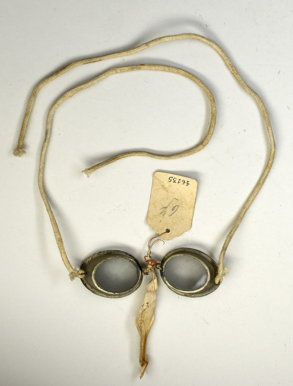 족은눈. 독일 드레스덴민족학박물관 소장