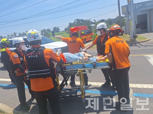 제주 해안가 절벽 아래로 60대 여성이 추락하는 사고가 발생했다. (사진=도 소방안전본부)