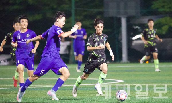 19일 서귀포시 걸매구장에서 열린 제33회 백록기 전국고교축구대회 조별예선 1차전에서 디펜딩 챔피언 