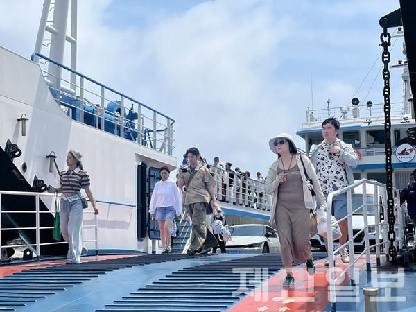 1일 찾은 제주시 우도면은 관광객과 도민들의 발길로 북적였다.전예린 기자 