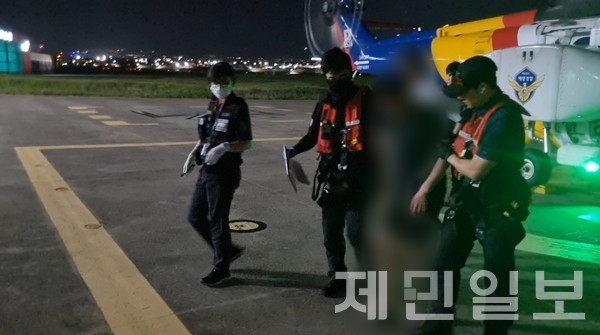 제주 추자도에서 뇌출혈 의심 증상을 보인 50대 남성이 해경 헬기로 이송됐다.(사진=제주해양경찰청)