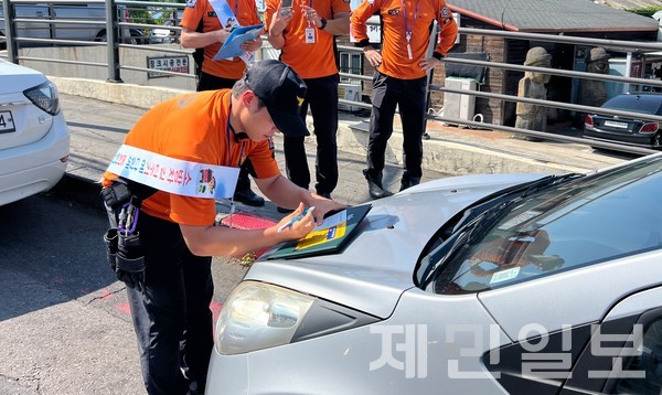 제주소방안전본부는 경각심 제고를 위해 이번 일제 단속 외에도 수시 단속을 계속 진행한다는 방침이다.전예린 기자 