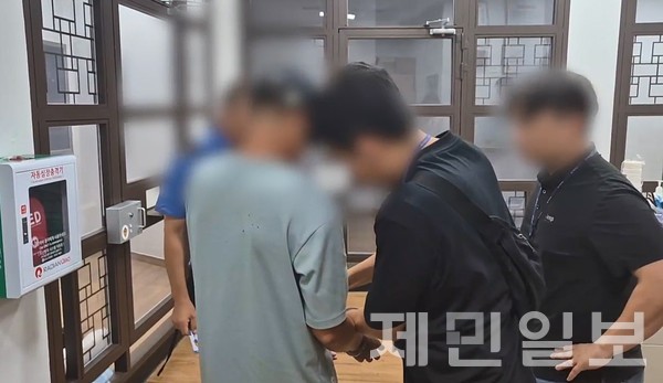 고무보트를 타고 제주에 밀입국한 중국 국적 30대 남성이 경찰에 자수했다.(사진=제주해양경찰청) 