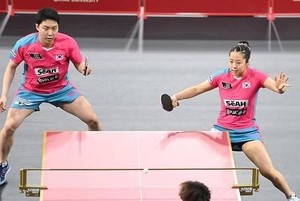 탁구 세계선수권 혼복 <b>8강 진출</b>, <b>임종훈</b>-<b>신유빈</b> 조 완승