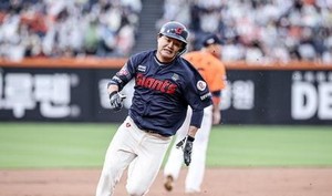손호영 5안타로 <b>한화</b> 꺾고 <b>2위 복귀</b>