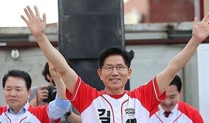 <b>김문수</b>, 경기지사 성과 강조하며 <b>이재명</b>과 차별화 시도