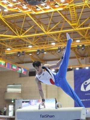 허웅, <b>아시아선수권</b> 안마 <b>은메달</b> 획득