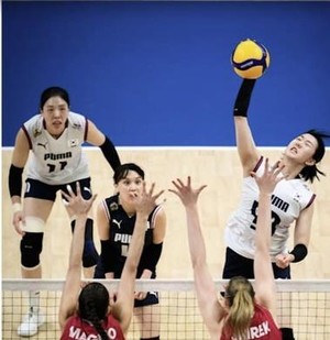 한국 <b>여자배구</b>, <b>캐나다</b> 꺾고 VNL 첫 승