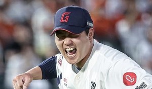 롯데 <b>나균안</b>, 한화 이글스 상대로 <b>선발승</b> 달성