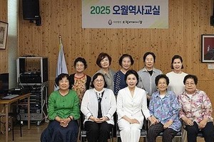 광주 <b>오월어머니집 방문</b>한 <b>김혜경 여사</b>